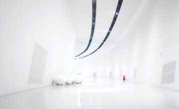 Great Shots of White Architecture in Valencia